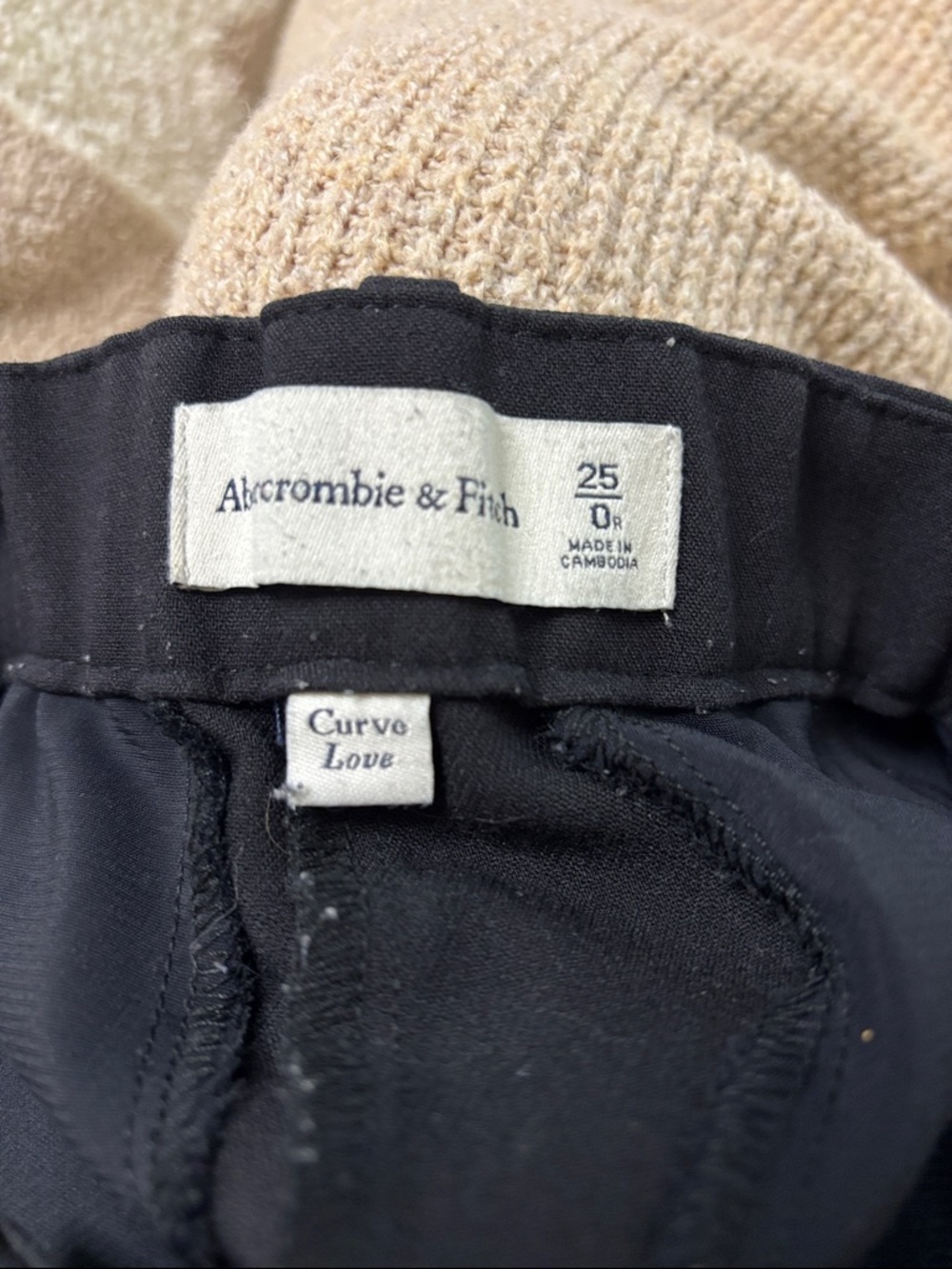 ABERCROMBIE & FITCH Sloane Tailored Pants in Black - Picture 7 of 7